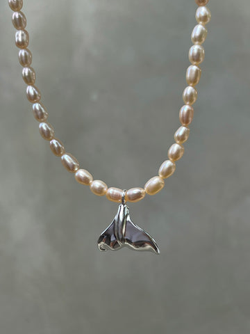 Tail pearl necklace