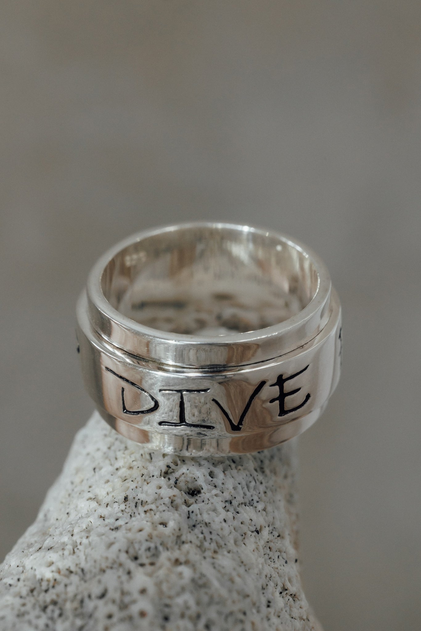 "Eat sleep dive" spinner ring